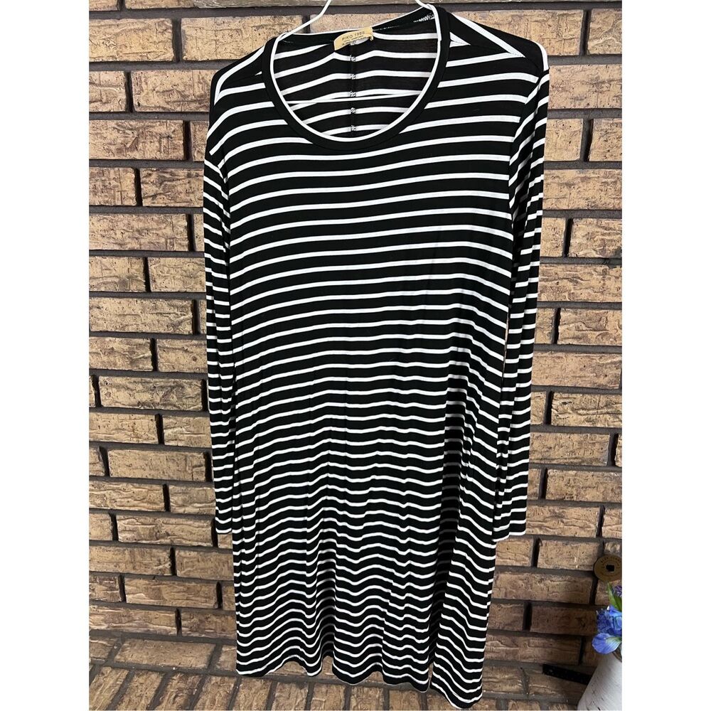 Piko Long Sleeve Tiny‎ Stripe Swing Dress - Heather/Black size medium